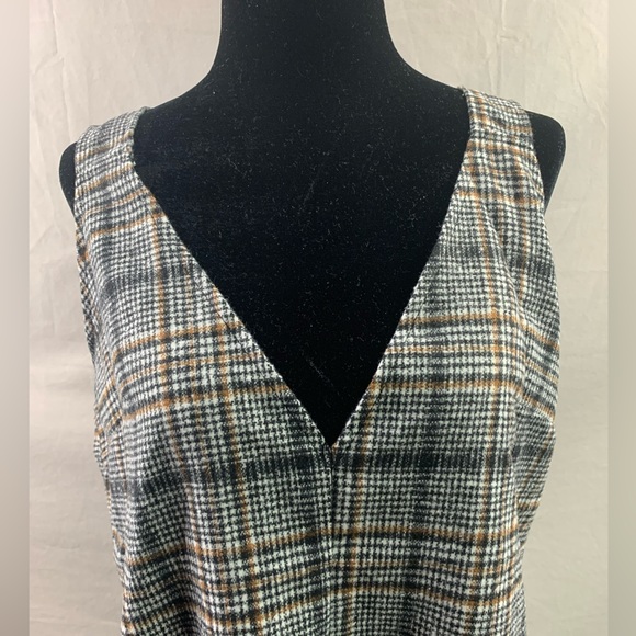 Grey French Plaid Print Overall Dress - Picture 7 of 9